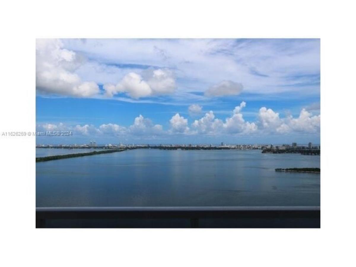 3 Schlafzimmer Haus in Miami, USA, Nr. 290853