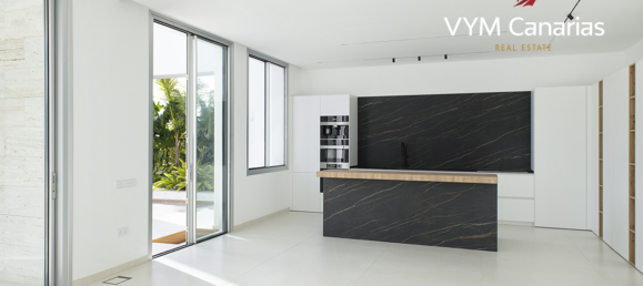 5 غرف نوم فيلا في La Caleta, Spain رقم 14905 5