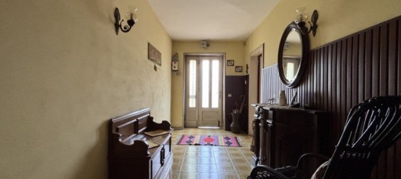 3 rooms House in Creazzo, Italy No. 351445 15