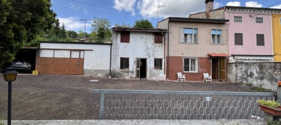 3 rooms House in Creazzo, Italy No. 351445 5