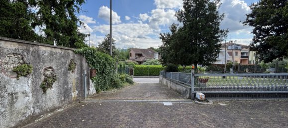 3 rooms House in Creazzo, Italy No. 351445 14