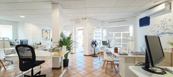 260m² Commercial property in Mijas, Spain No. 179821 3