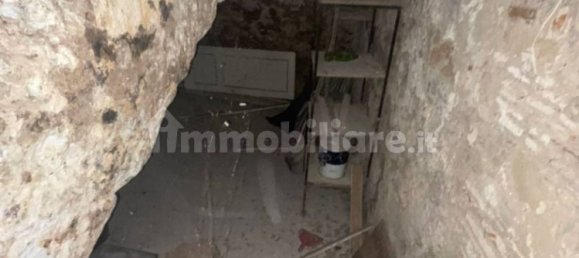 28m² Warehouse in Naples, Italy No. 370507 6