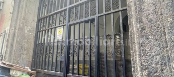 28m² Warehouse in Naples, Italy No. 370507 3