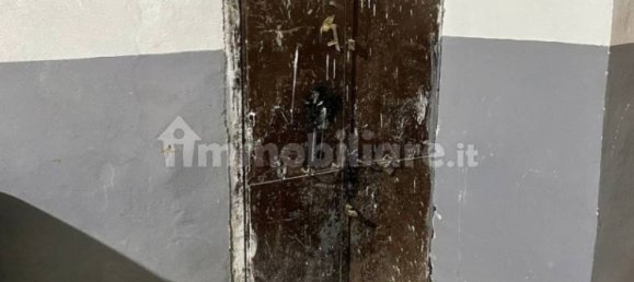 28m² Warehouse in Naples, Italy No. 370507 5