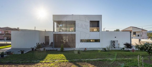 4 bedrooms House in Penafiel, Portugal No. 22729 6