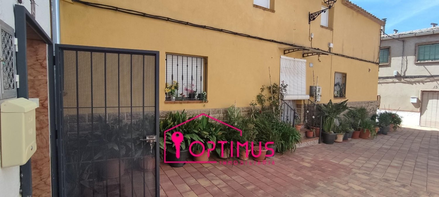 5 bedrooms Townhouse in Jarafuel, Spain No. 209547