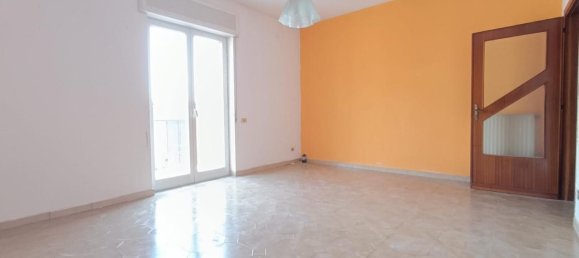 4 rooms Building in Qualiano, Italy No. 42576 10
