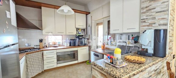 5 bedrooms Villa in Pomezia, Italy No. 66685 2