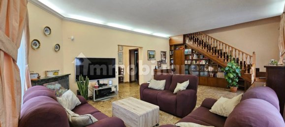 5 bedrooms Villa in Pomezia, Italy No. 66685 4
