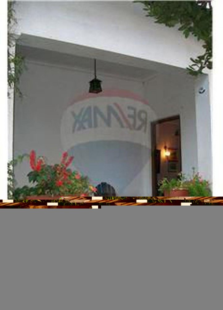 Дом с 5 спальнями в Висенте-Лопес, Аргентина № 8466