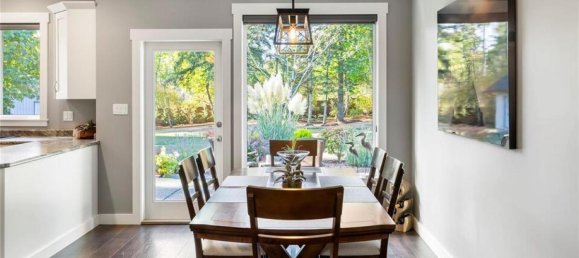 4 bedrooms House in British Columbia, Canada No. 1342 5