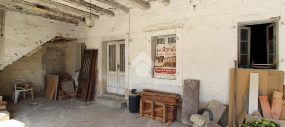 2 bedrooms House in Vittorio Veneto, Italy No. 89937 14