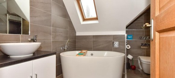 4 bedrooms House in Essex, United Kingdom No. 3965 10