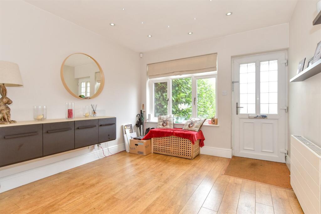 4 bedrooms House in Essex, United Kingdom No. 3965