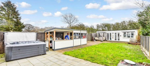 4 bedrooms House in Essex, United Kingdom No. 3965 12