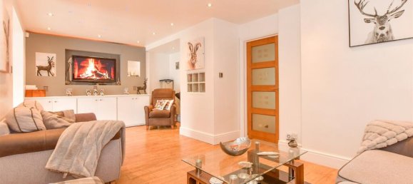 4 bedrooms House in Essex, United Kingdom No. 3965 3