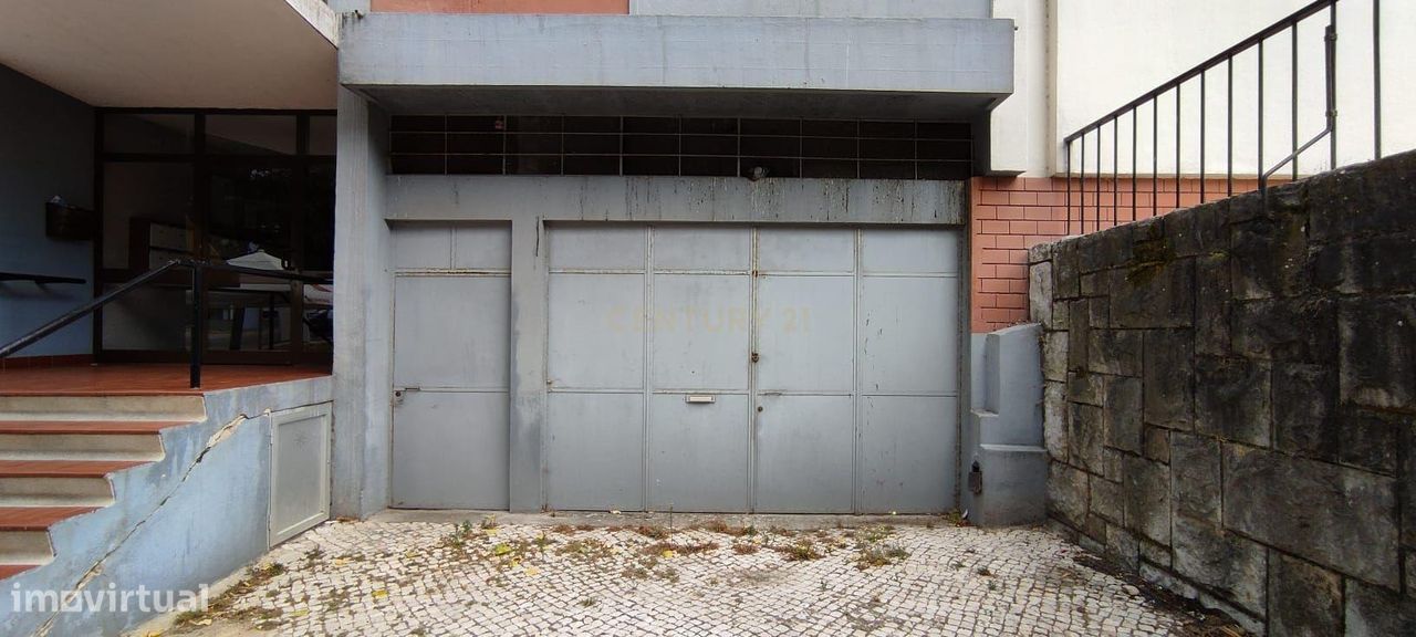 75m² Warehouse in Lisbon, Portugal No. 290671