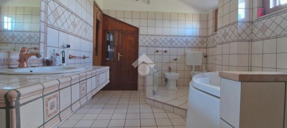 4 rooms Apartment in Mosciano Sant'Angelo, Italy No. 269951 12