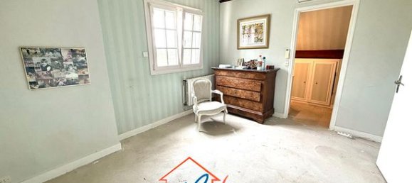 4 bedrooms House in Yonne, France No. 359696 12