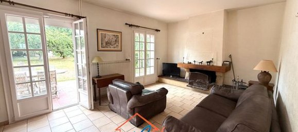 4 bedrooms House in Yonne, France No. 359696 3