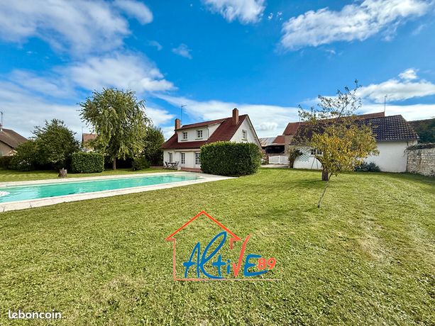 4 bedrooms House in Yonne, France No. 359696