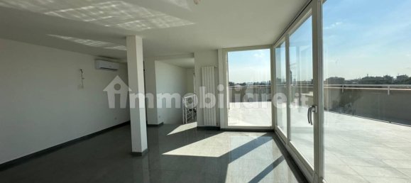 3 Schlafzimmer Penthouse in Rho, Italy, Nr. 363506 9