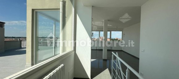 3 Schlafzimmer Penthouse in Rho, Italy, Nr. 363506 3