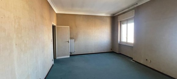 4 rooms Apartment in Vercelli, Italy No. 110463 8