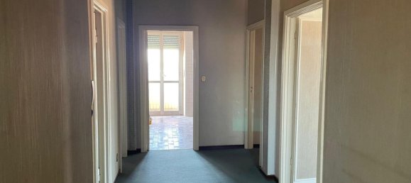 4 rooms Apartment in Vercelli, Italy No. 110463 20