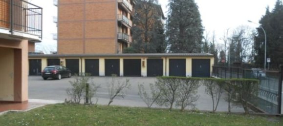 3 rooms Apartment in Cambiago, Italy No. 14052 16