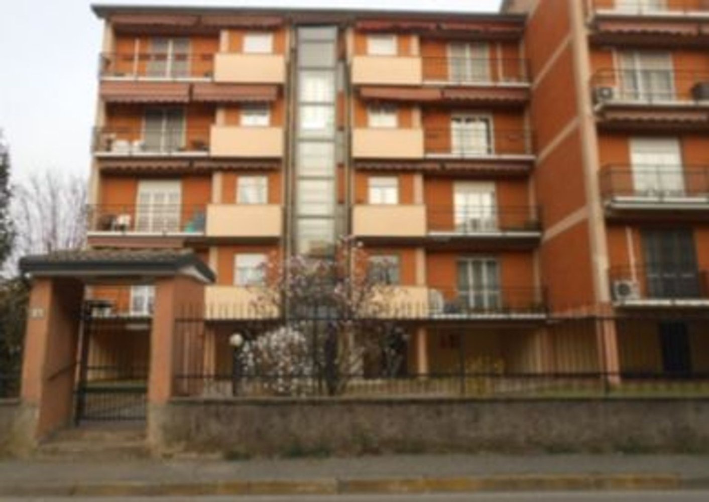 3 rooms Apartment in Cambiago, Italy No. 14052