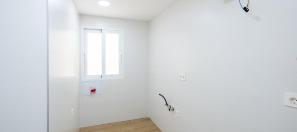 3 bedrooms Apartment in Granada, Spain No. 178251 7