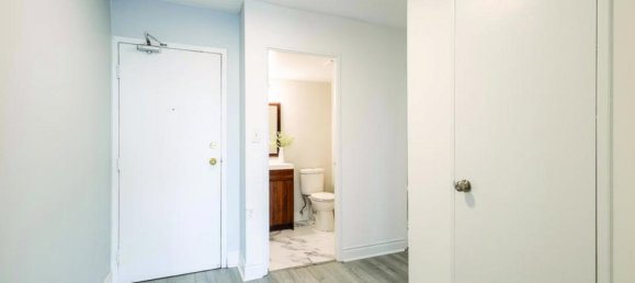 2 bedrooms Condo in Hamilton, Canada No. 84 3