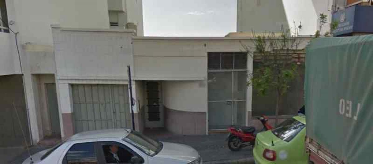 Casa de 3 dormitorios en Córdoba, Argentina No. 9121