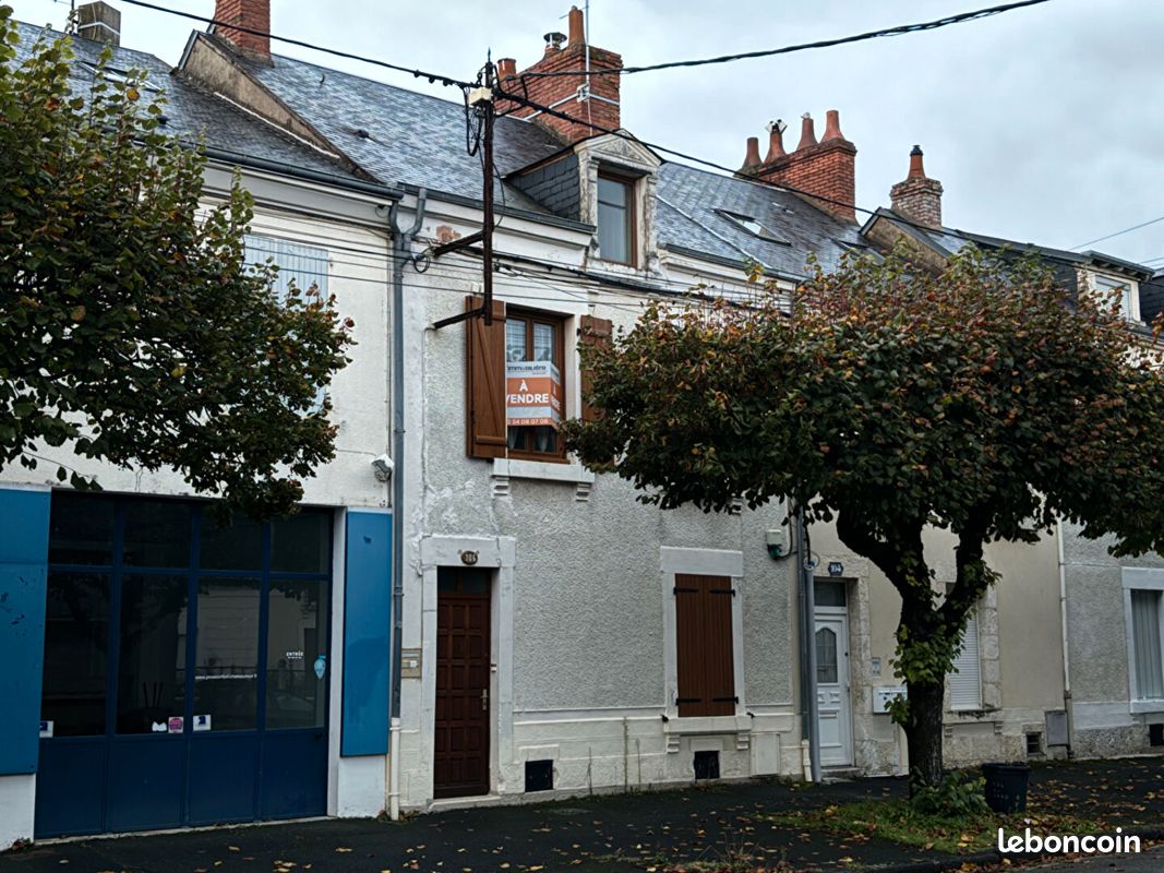 3 bedrooms House in Chateauroux, France No. 103222