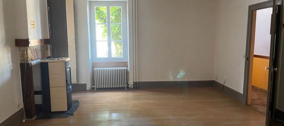 3 bedrooms House in Chateauroux, France No. 103222 2