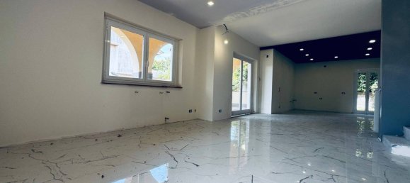 Villa de 3 dormitorios en Genzano di Roma, Italy No. 371676 10