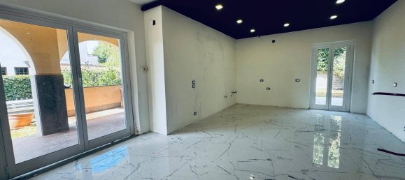 Villa de 3 dormitorios en Genzano di Roma, Italy No. 371676 13