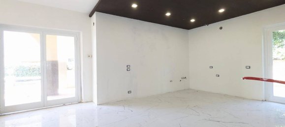 Villa de 3 dormitorios en Genzano di Roma, Italy No. 371676 5