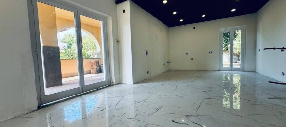 Villa de 3 dormitorios en Genzano di Roma, Italy No. 371676 11