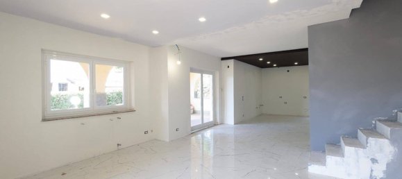 Villa de 3 dormitorios en Genzano di Roma, Italy No. 371676 25