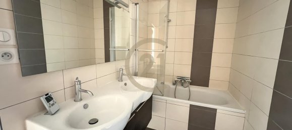 Apartamento de 3 dormitorios en Nancy, France No. 100068 8