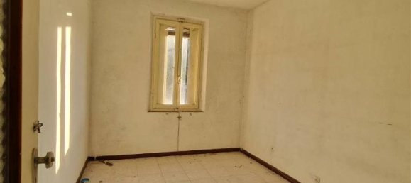 8-salle Appartement à Quingentole, Italy No. 159142 2