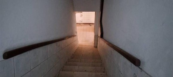 8-salle Appartement à Quingentole, Italy No. 159142 7