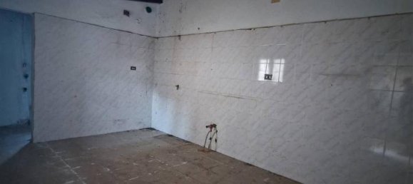 8-salle Appartement à Quingentole, Italy No. 159142 6