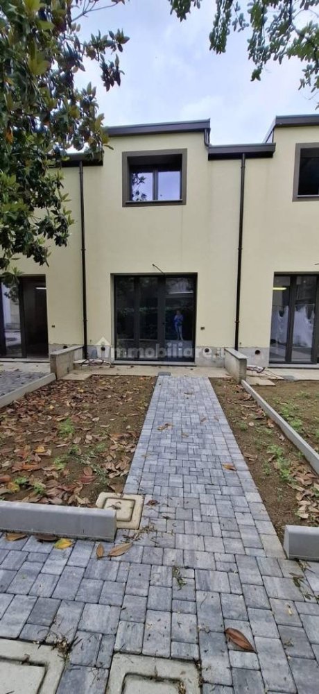 Villa de 2 dormitorios en Milan, Italy No. 360435