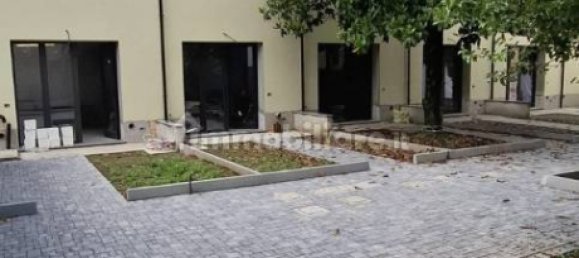 Villa de 2 dormitorios en Milan, Italy No. 360435 10