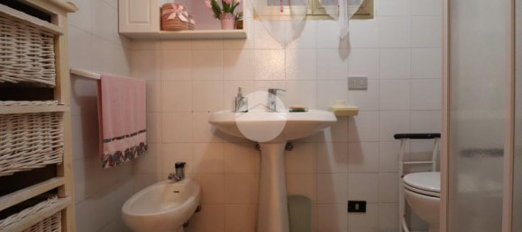 Villa de 5 dormitorios en Mantua, Italy No. 246389 21