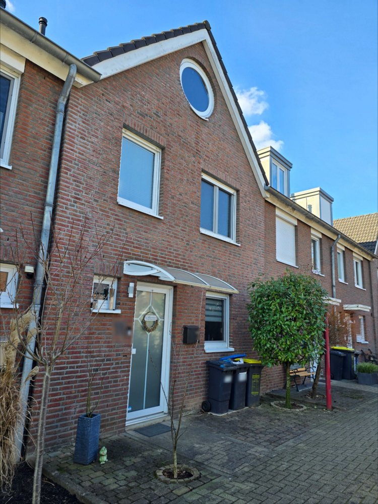 Moradia em banda de 5 divisões em Duisburg, Germany N.º 6177